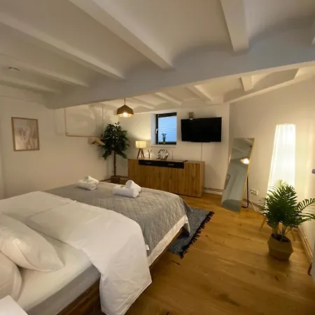 Apartment Stilvolle Stadtwohnungen I Komfort & Charme *